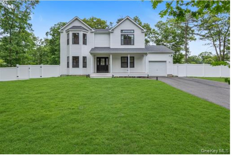 135 Elizabeth Way, Ridge — sold